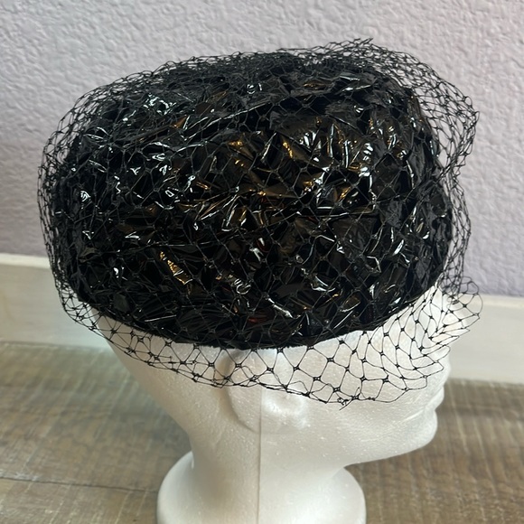 EUC VTG Box Hat with Netting black textures material/ inner mesh lining - Picture 3 of 10